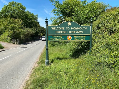 welcome to Monmouth Town Sign